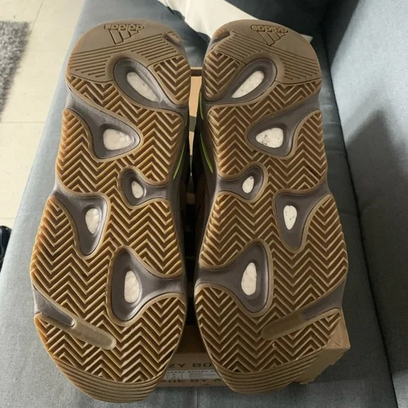 Yeezy boost 700 mauve in a 9.5 - Picture 7 of 13